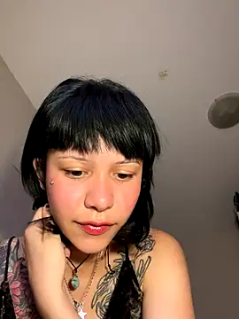 Snapshot of Noemya chatting on 15, 11, 2025 Noemya online show from 15, 11, 2025