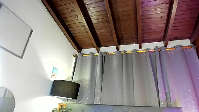 Snapshot of EmaaaBrown_ chatting on 21, 9, 2025 EmaaaBrown online show from 21, 9, 2025