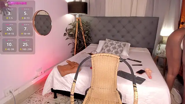 Snapshot of EmaaaBrown_ chatting on 23, 11, 2025 EmaaaBrown online show from 23, 11, 2025