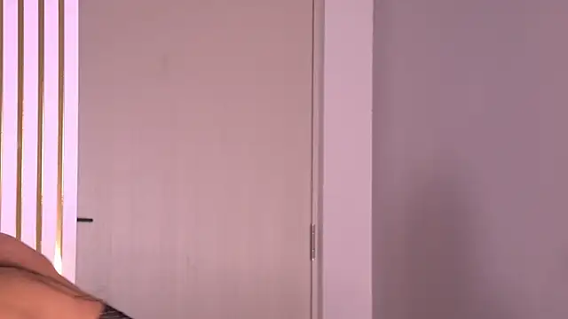 Snapshot of YasminaMoon chatting on 21, 11, 2025 YasminaMoon online show from 21, 11, 2025