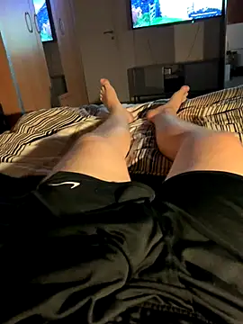 YoungDick004 online show from 25, 10, 2025