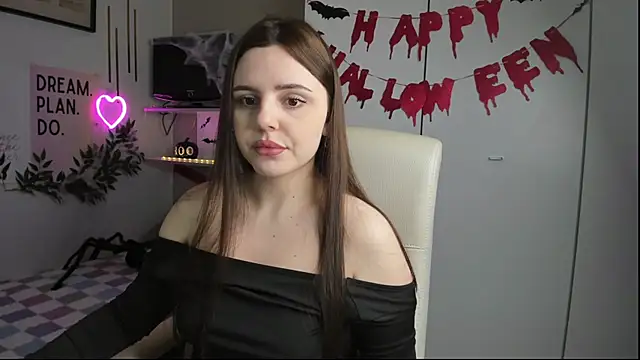 LiaWoow online show from 27, 10, 2025