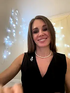 LucieMack online show from 3, 11, 2025