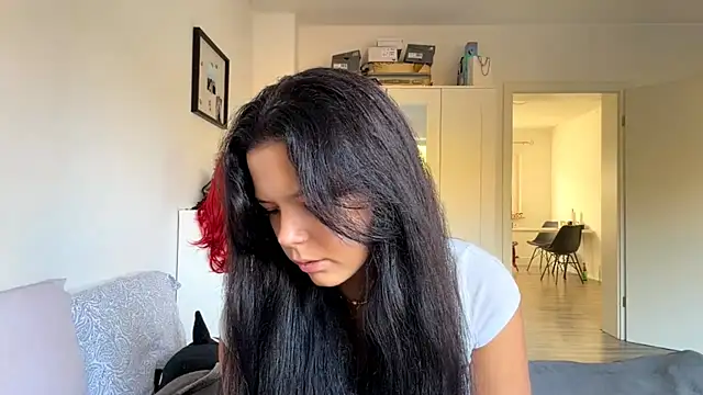 MaydaCornwall online show from 30, 10, 2025