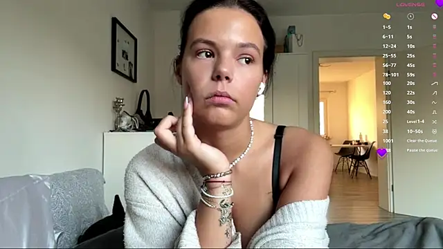 MaydaCornwall online show from 22, 11, 2025