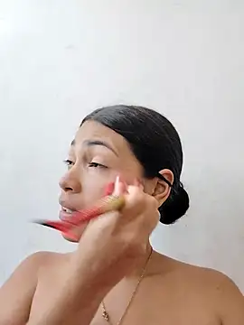 Nicole nylee online show from 10, 9, 2025