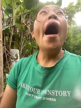 Snapshot of Lai005 chatting on 11, 10, 2025 Lai005 online show from 11, 10, 2025