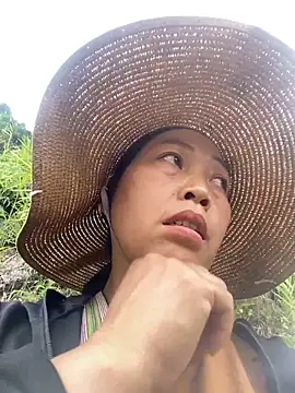 Snapshot of Lai005 chatting on 12, 10, 2025 Lai005 online show from 12, 10, 2025