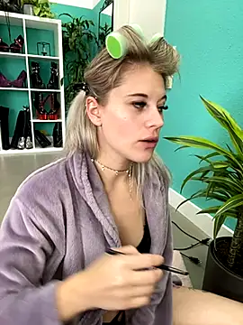 Snapshot of TheRealJessyLey chatting on 3, 10, 2025 TheRealJessyLey online show from 3, 10, 2025