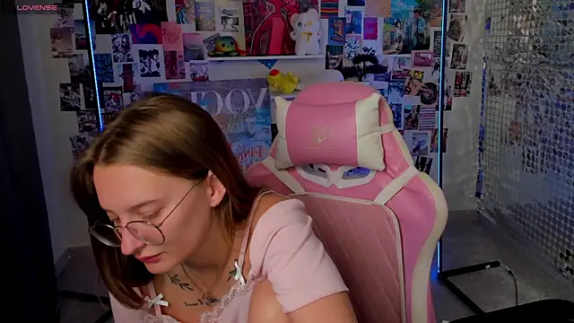 Maryyy May online show from 10, 9, 2025