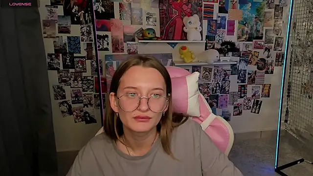 Maryyy May online show from 16, 9, 2025
