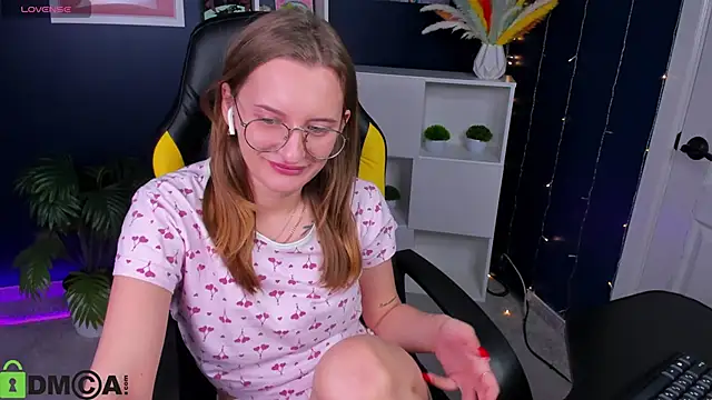 Maryyy May online show from 2, 10, 2025