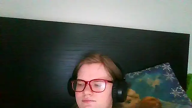 Snapshot of Moonolighta chatting on 2, 2, 2026 Moonolighta online show from 2, 2, 2026