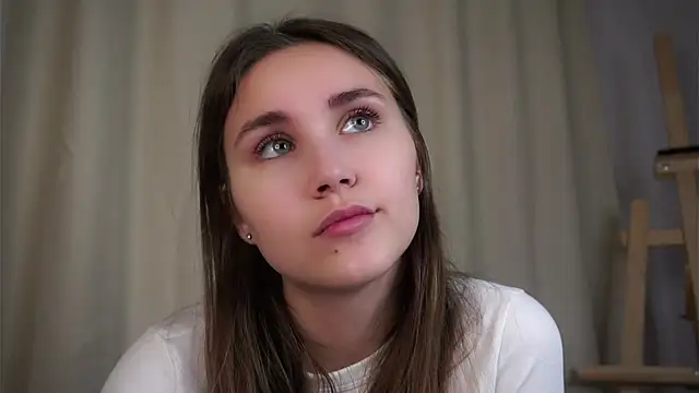 Snapshot of EthalFlowers chatting on 10, 11, 2025 EthalFlowers online show from 10, 11, 2025