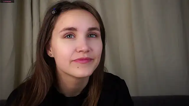 Snapshot of EthalFlowers chatting on 19, 11, 2025 EthalFlowers online show from 19, 11, 2025