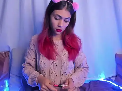 Laurenn 2 online show from 30, 10, 2025