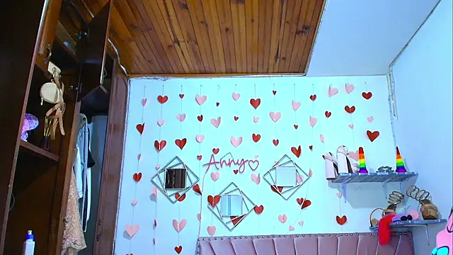 Anny Hurtado online show from 9, 10, 2025