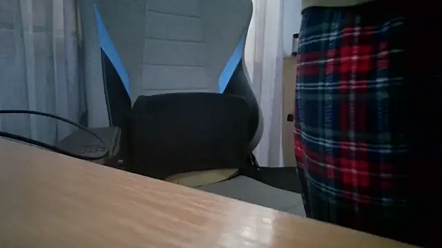 Snapshot of Maxxcock699_ chatting on 4, 4, 2026 Maxxcock699 online show from 4, 4, 2026