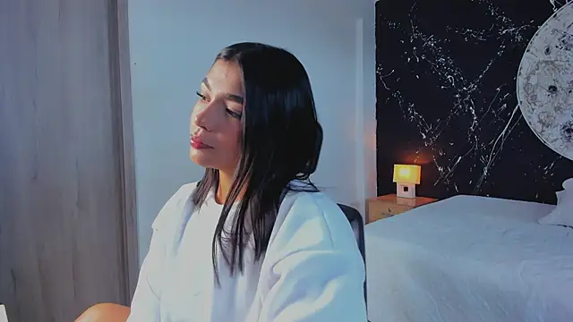 Snapshot of ShaniaDaniels chatting on 14, 10, 2025 ShaniaDaniels online show from 14, 10, 2025