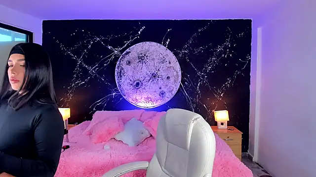 Snapshot of ShaniaDaniels chatting on 18, 10, 2025 ShaniaDaniels online show from 18, 10, 2025