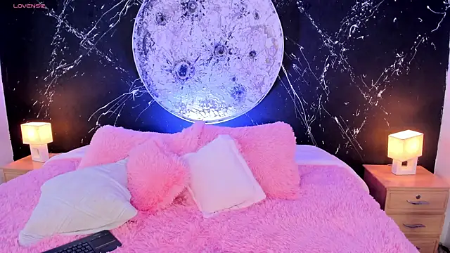 Snapshot of ShaniaDaniels chatting on 2, 11, 2025 ShaniaDaniels online show from 2, 11, 2025