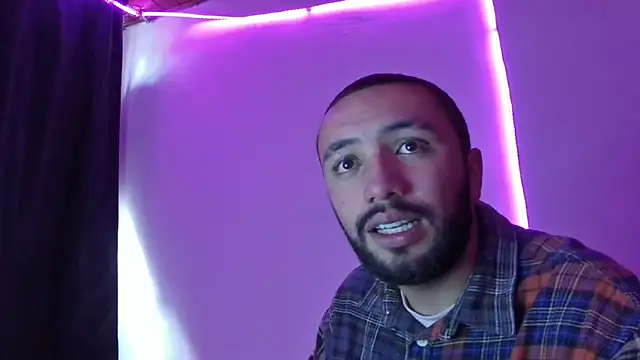 Snapshot of annaandgray chatting on 17, 12, 2025 annaandgray online show from 17, 12, 2025