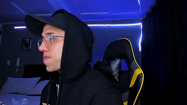 Snapshot of alexgiraldo__ chatting on 1, 12, 2025 alexgiraldo online show from 1, 12, 2025