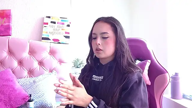 Emma-Flowers online show from 28, 9, 2025