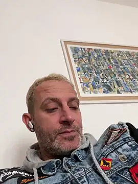 Snapshot of Maurinho3005 chatting on 29, 9, 2025 Maurinho3005 online show from 29, 9, 2025