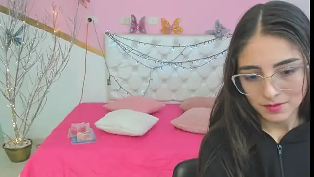 Snapshot of sofi_san chatting on 18, 10, 2025 sofi san online show from 18, 10, 2025