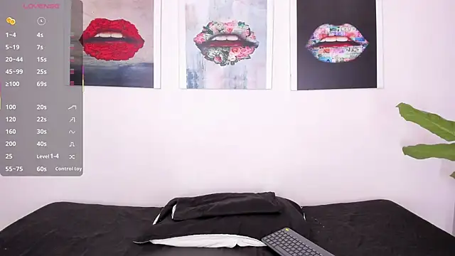 Monika-Ruiz online show from 15, 10, 2025