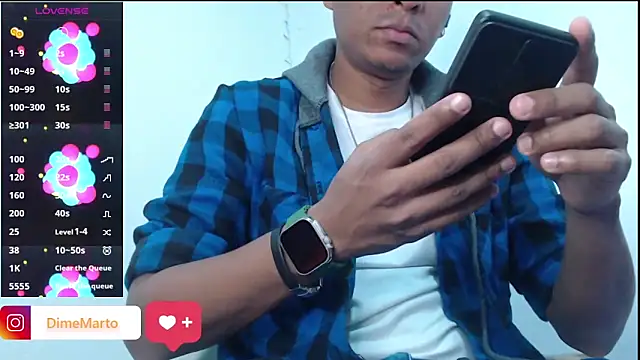 Snapshot of mike_black_22 chatting on 8, 3, 2026 mike black 22 online show from 8, 3, 2026