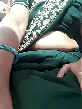 Snapshot of indianhotwife639 chatting on 10, 10, 2025 indianhotwife639 online show from 10, 10, 2025