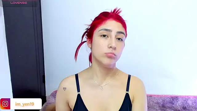 Snapshot of adahraa_younng chatting on 24, 10, 2025 adahraa younng online show from 24, 10, 2025