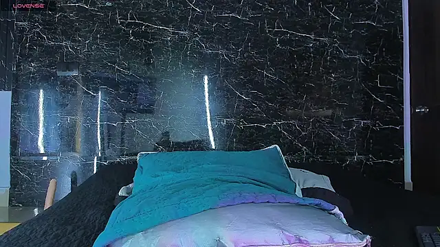 DimitriDeluxe online show from 15, 11, 2025