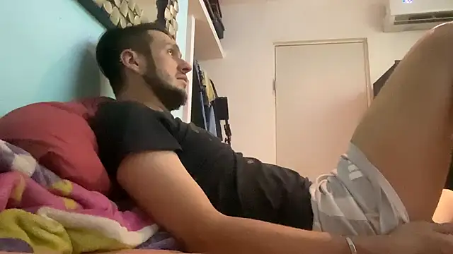 Snapshot of Alexitho25 chatting on 24, 10, 2025 Alexitho25 online show from 24, 10, 2025