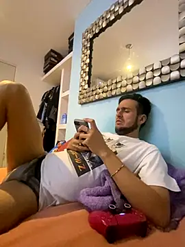 Snapshot of Alexitho25 chatting on 5, 11, 2025 Alexitho25 online show from 5, 11, 2025