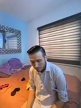 Snapshot of Alexitho25 chatting on 19, 11, 2025 Alexitho25 online show from 19, 11, 2025