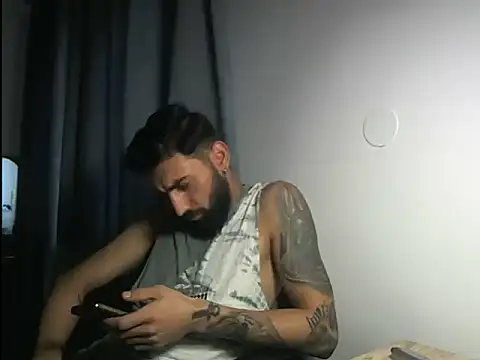 Snapshot of Alexgrc13 chatting on 8, 10, 2025 Alexgrc13 online show from 8, 10, 2025