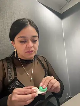 Emily Rivers  online show from 21, 11, 2025