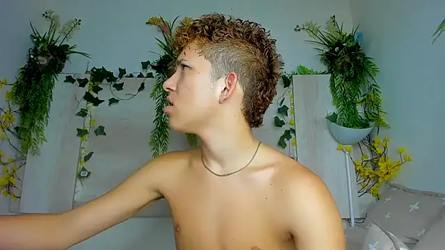 Angel superhuge online show from 22, 11, 2025