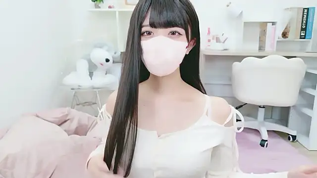 Snapshot of Reina_Fcup chatting on 13, 11, 2025 Reina Fcup online show from 13, 11, 2025