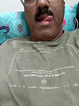 Snapshot of moonflower25 chatting on 19, 2, 2026 moonflower25 online show from 19, 2, 2026