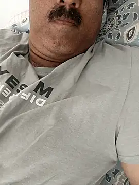 Snapshot of moonflower25 chatting on 25, 2, 2026 moonflower25 online show from 25, 2, 2026