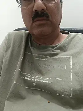 Snapshot of moonflower25 chatting on 11, 3, 2026 moonflower25 online show from 11, 3, 2026