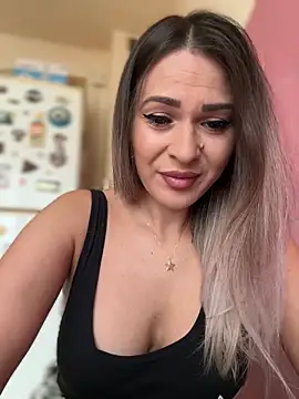 Snapshot of iSelena chatting on 26, 9, 2025 iSelena online show from 26, 9, 2025