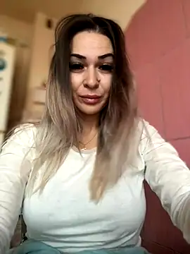 iSelena online show from 20, 10, 2025