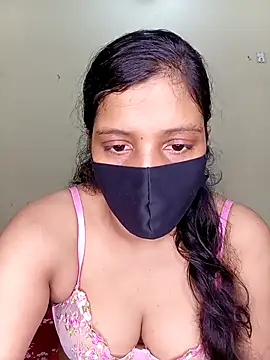 Snapshot of Rose-luckey chatting on 13, 10, 2025 Rose-luckey online show from 13, 10, 2025