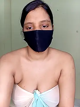 Snapshot of Rose-luckey chatting on 1, 11, 2025 Rose-luckey online show from 1, 11, 2025