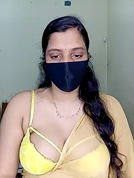 Snapshot of Rose-luckey chatting on 20, 11, 2025 Rose-luckey online show from 20, 11, 2025